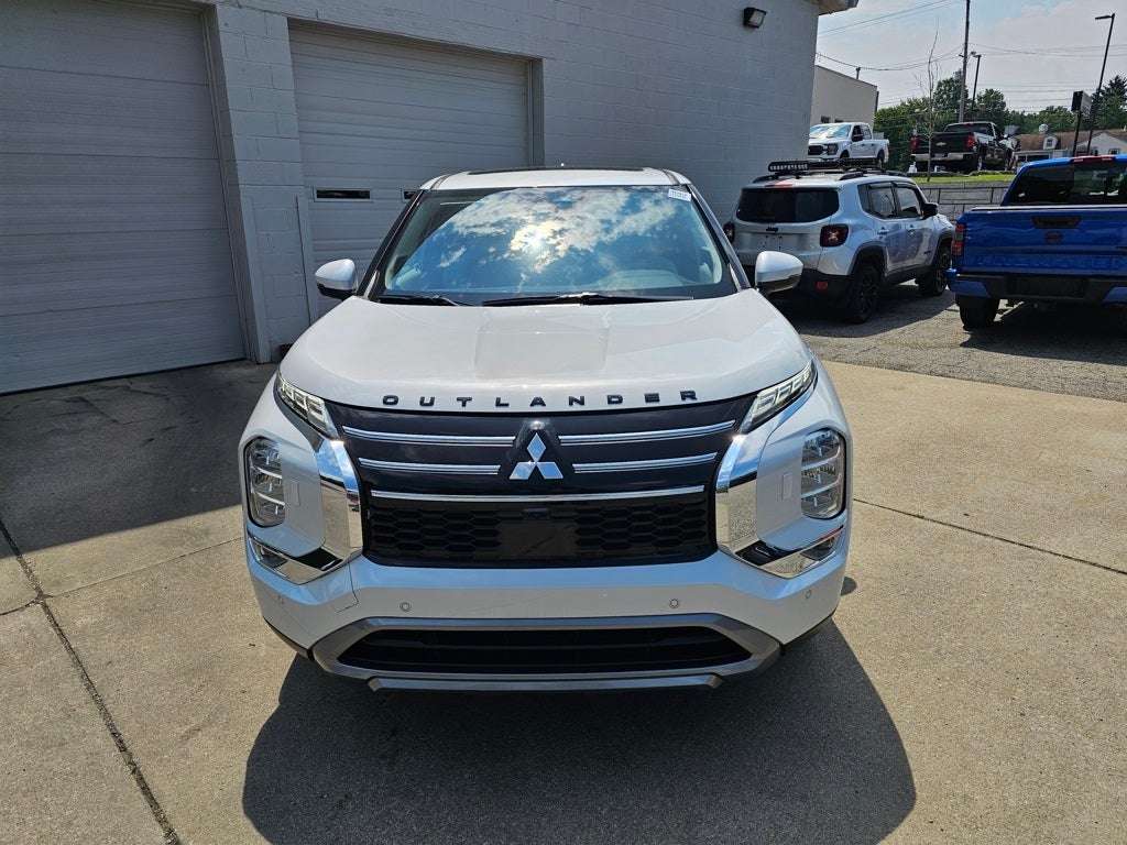 2025 Mitsubishi Outlander SE