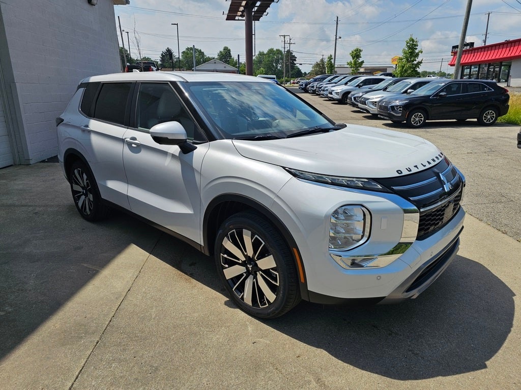 2025 Mitsubishi Outlander SE