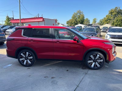 2025 Mitsubishi Outlander SE