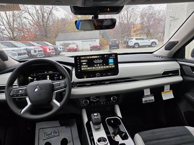 2025 Mitsubishi Outlander SE