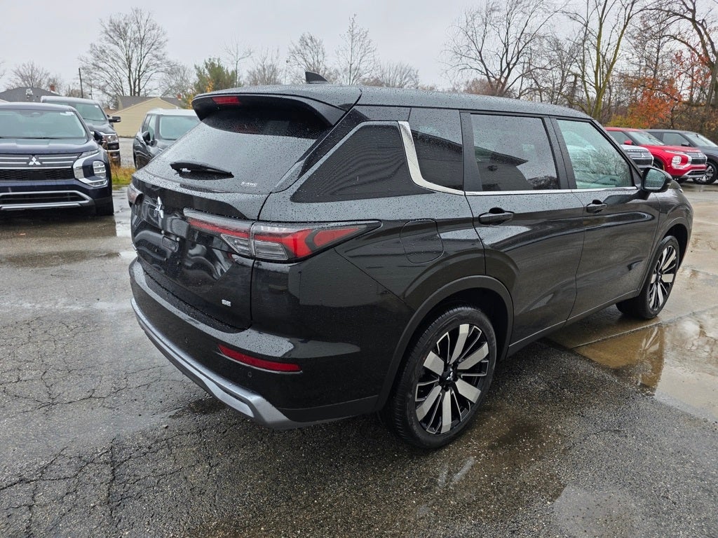 2025 Mitsubishi Outlander SE