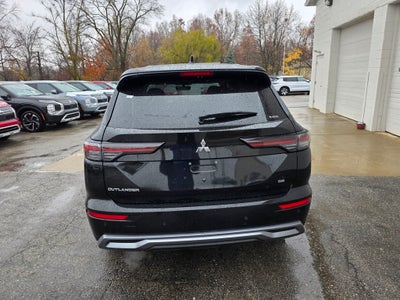 2025 Mitsubishi Outlander SE