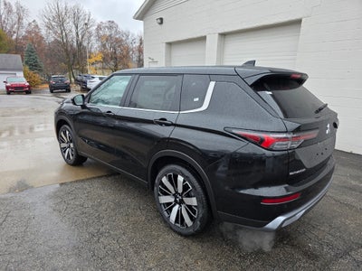 2025 Mitsubishi Outlander SE