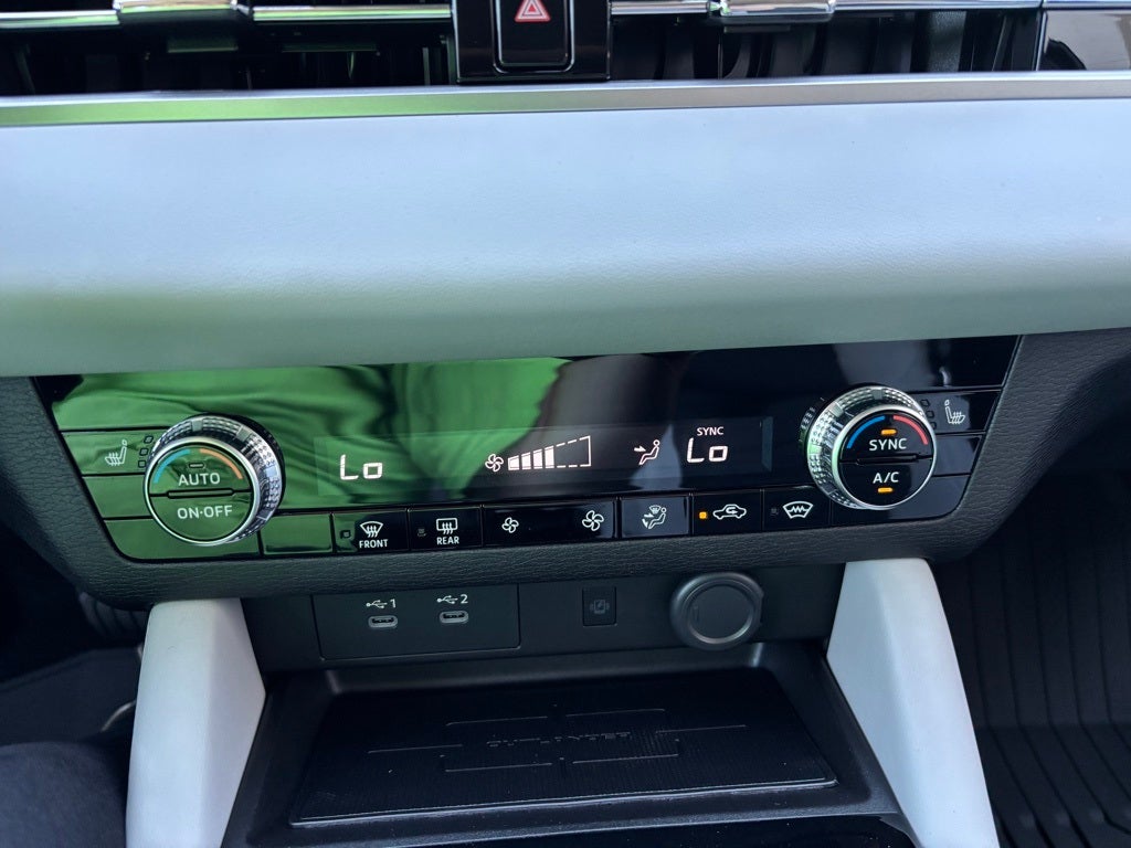 2025 Mitsubishi Outlander SE