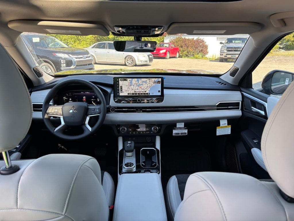 2025 Mitsubishi Outlander SE