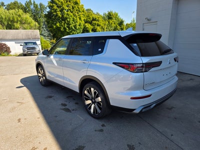 2025 Mitsubishi Outlander SE