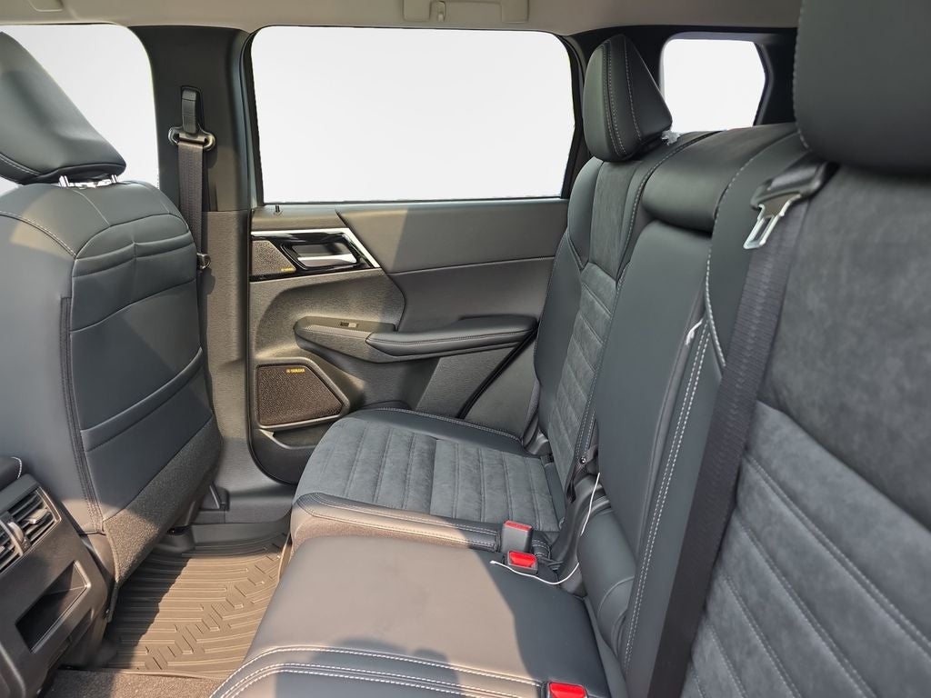 2026 Mitsubishi Outlander SE