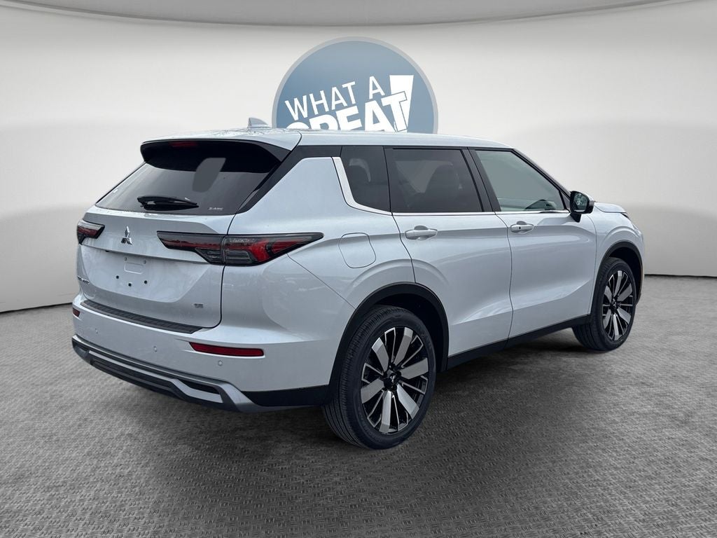 2026 Mitsubishi Outlander SE