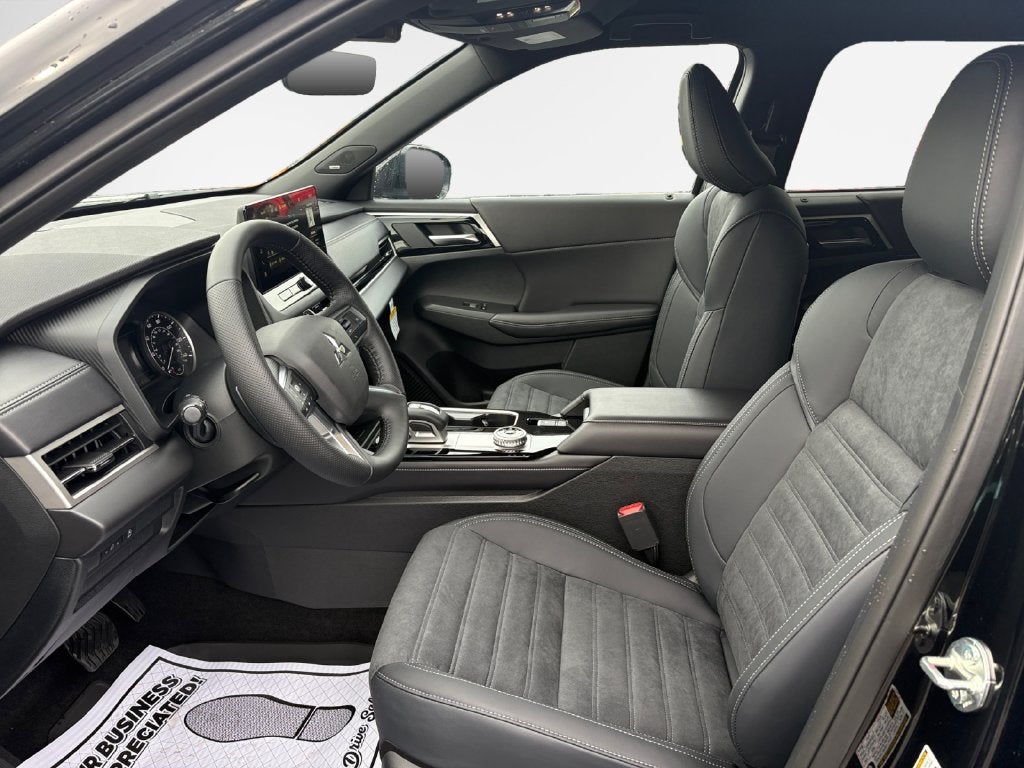 2026 Mitsubishi Outlander LE