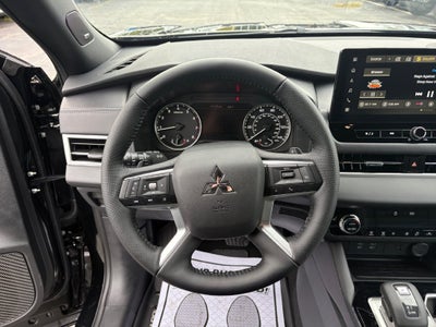 2026 Mitsubishi Outlander LE