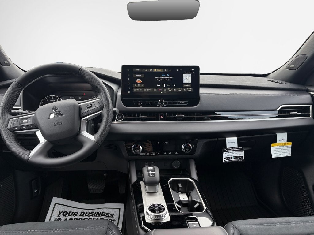 2026 Mitsubishi Outlander LE