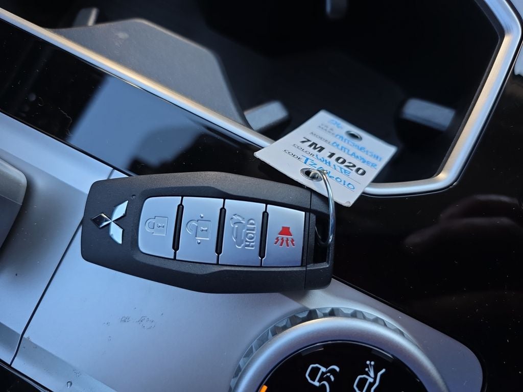 2026 Mitsubishi Outlander SE