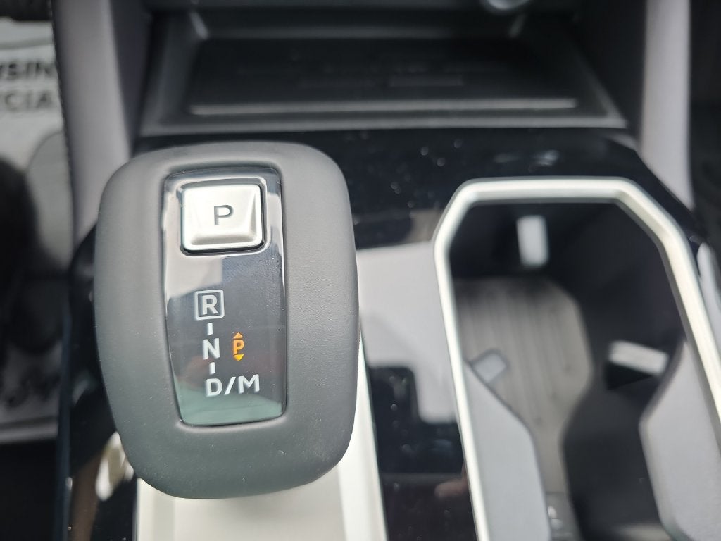 2026 Mitsubishi Outlander LE