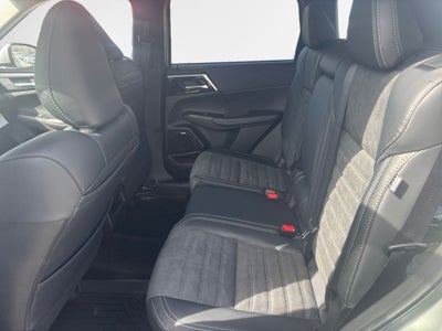 2026 Mitsubishi Outlander SE