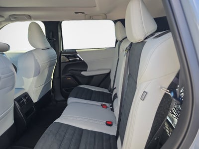 2026 Mitsubishi Outlander SE