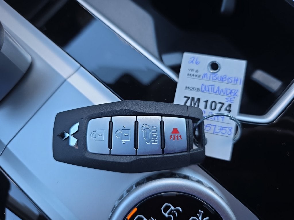 2026 Mitsubishi Outlander SE