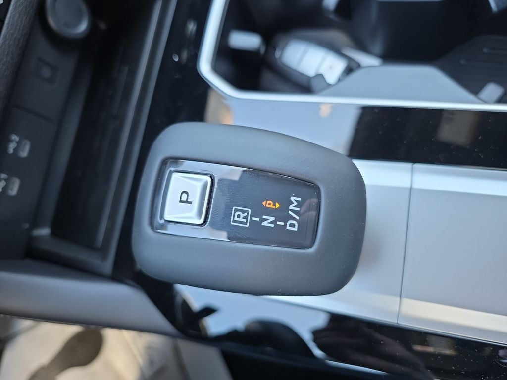 2026 Mitsubishi Outlander LE