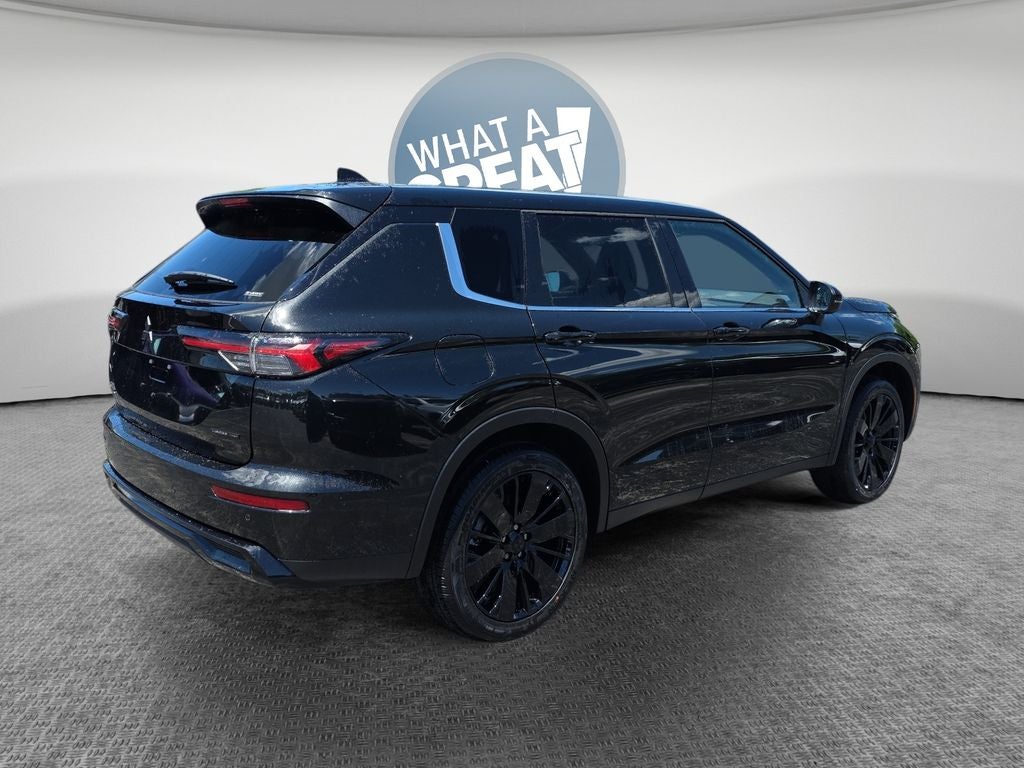 2026 Mitsubishi Outlander LE