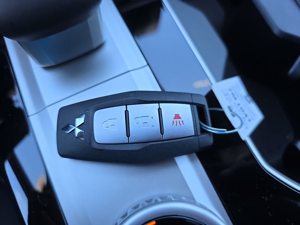 2026 Mitsubishi Outlander LE