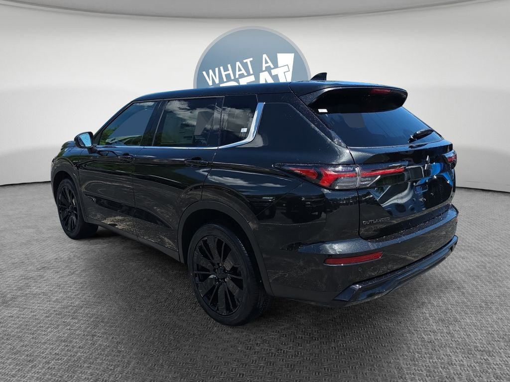 2026 Mitsubishi Outlander LE