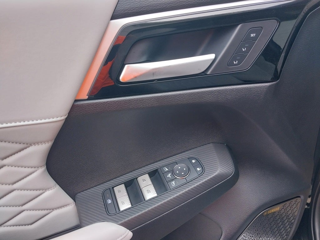 2025 Mitsubishi Outlander SEL Platinum Edition