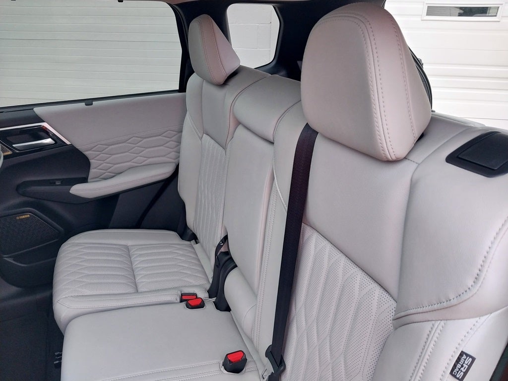 2025 Mitsubishi Outlander SEL Platinum Edition