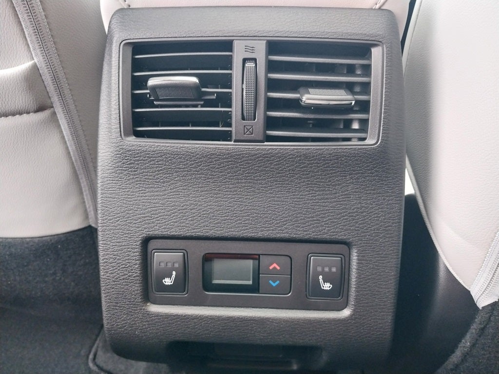 2025 Mitsubishi Outlander SEL Platinum Edition