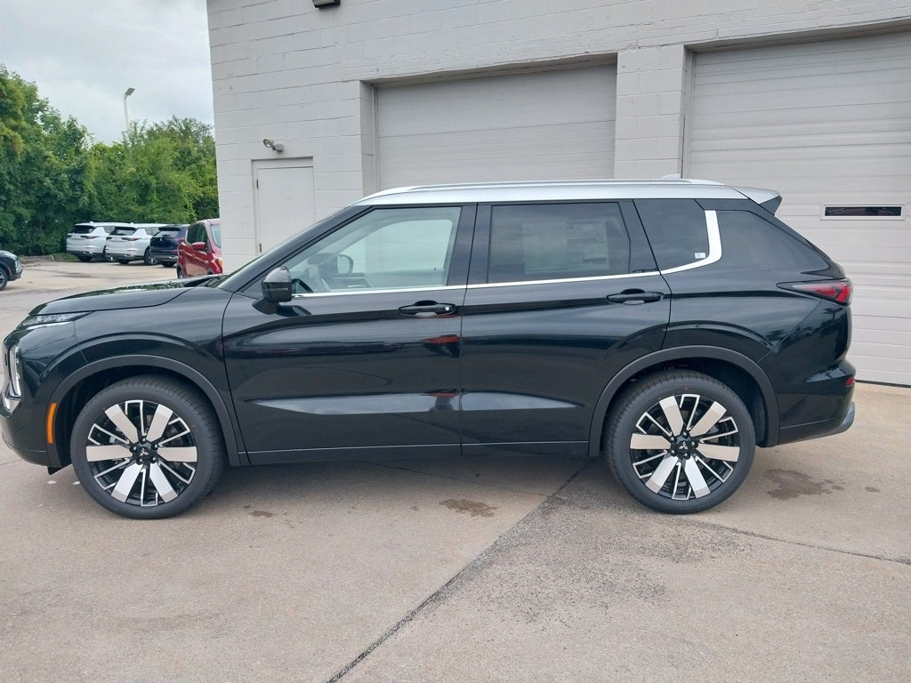2025 Mitsubishi Outlander SEL Platinum Edition