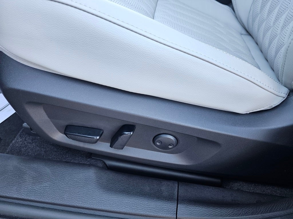 2025 Mitsubishi Outlander SEL Platinum Edition