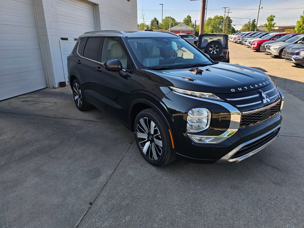 2025 Mitsubishi Outlander SEL Platinum Edition