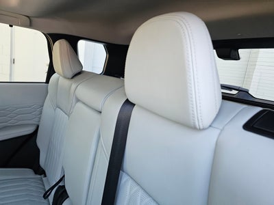 2025 Mitsubishi Outlander SEL Platinum Edition