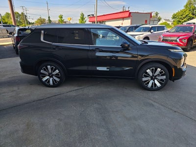 2025 Mitsubishi Outlander SEL Platinum Edition
