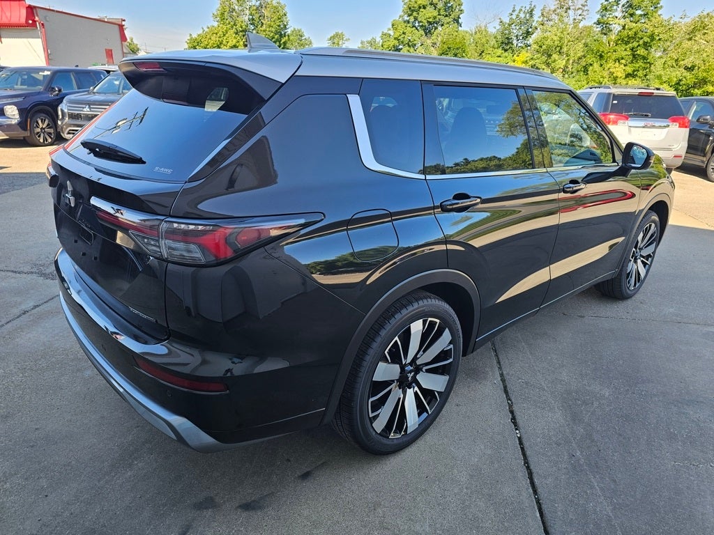 2025 Mitsubishi Outlander SEL Platinum Edition
