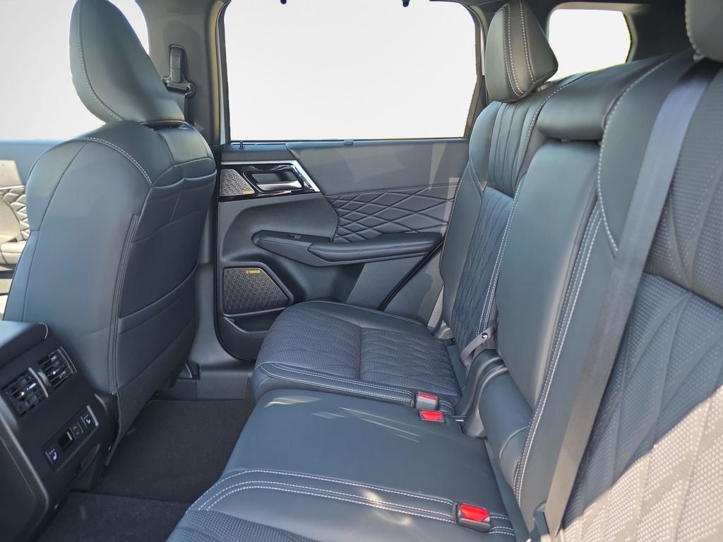 2026 Mitsubishi Outlander Black Edition