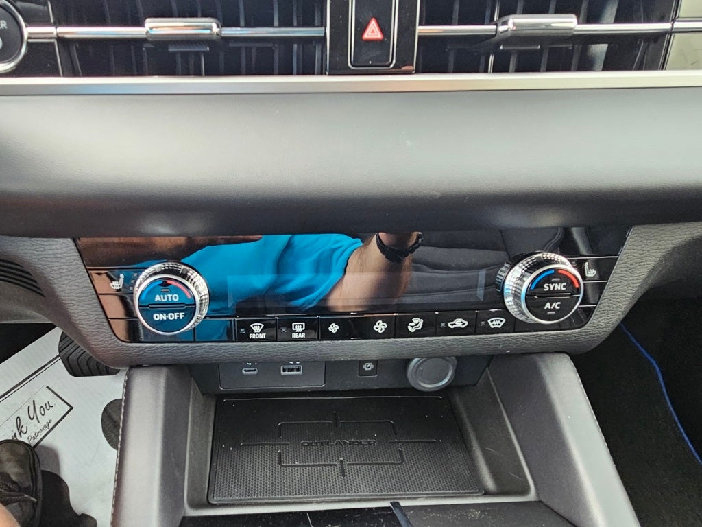 2025 Mitsubishi Outlander PHEV SE