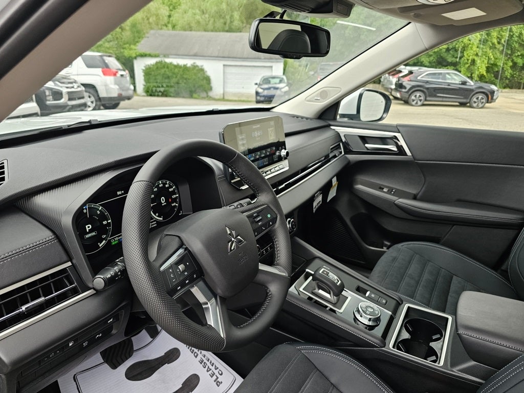 2025 Mitsubishi Outlander PHEV SE