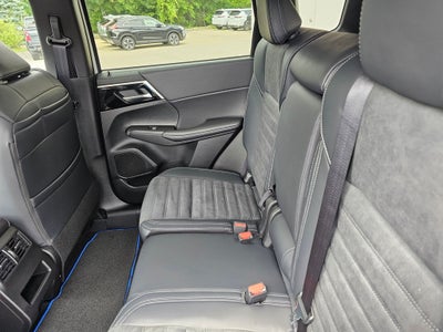 2025 Mitsubishi Outlander PHEV SE