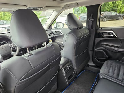 2025 Mitsubishi Outlander PHEV SE