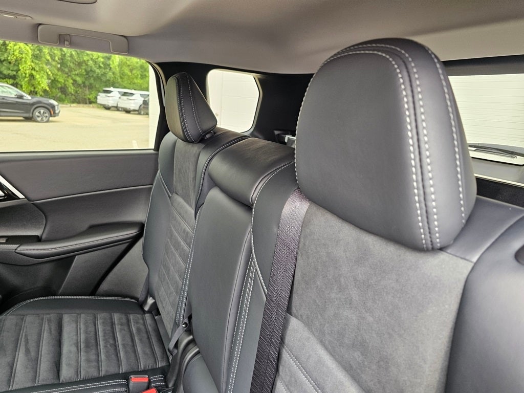 2025 Mitsubishi Outlander PHEV SE