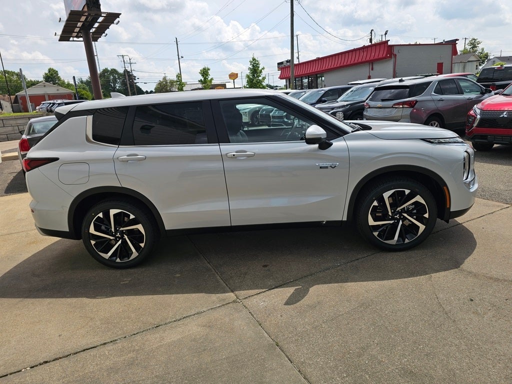 2025 Mitsubishi Outlander PHEV SE