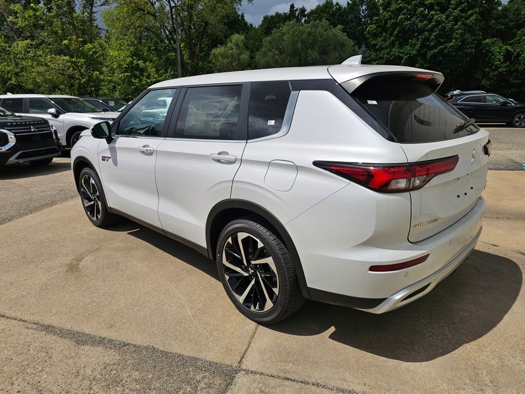 2025 Mitsubishi Outlander PHEV SE