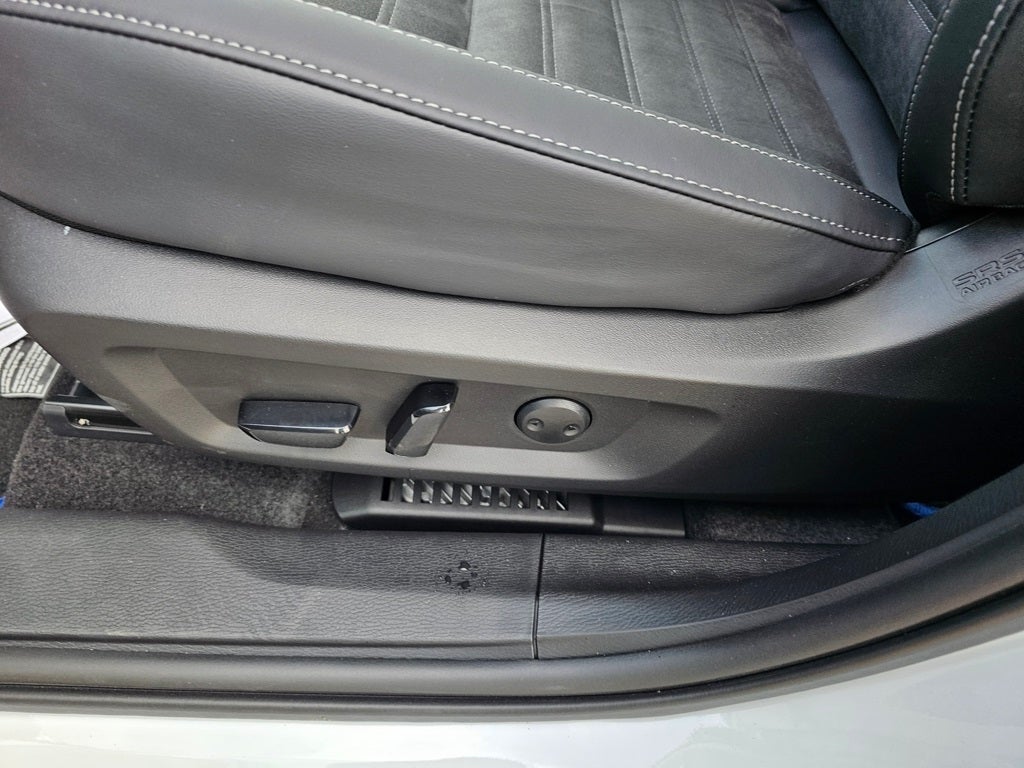 2025 Mitsubishi Outlander PHEV SE