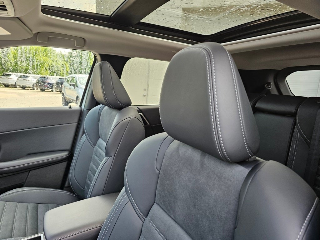 2025 Mitsubishi Outlander PHEV SE