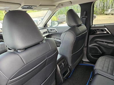 2025 Mitsubishi Outlander PHEV SE