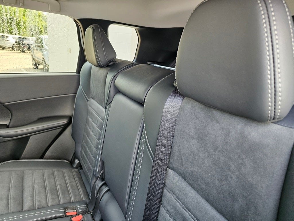 2025 Mitsubishi Outlander PHEV SE