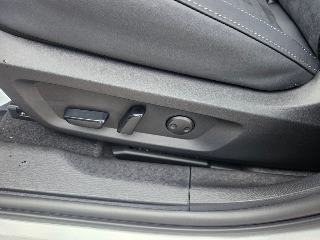 2025 Mitsubishi Outlander PHEV SE