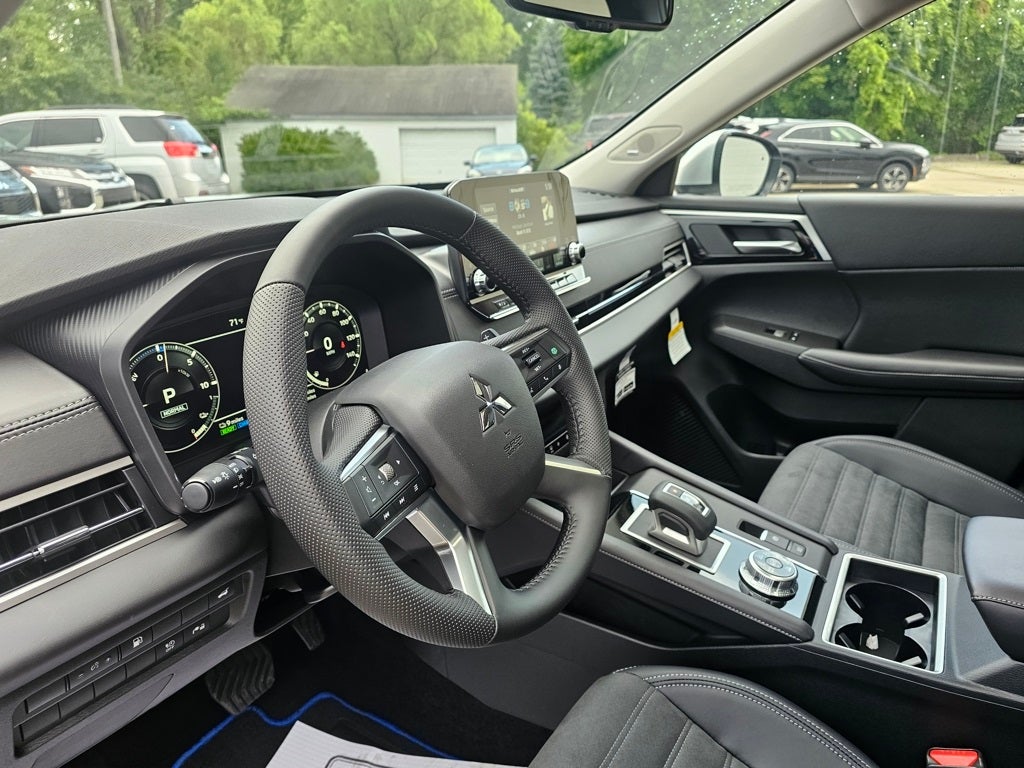 2025 Mitsubishi Outlander PHEV SE