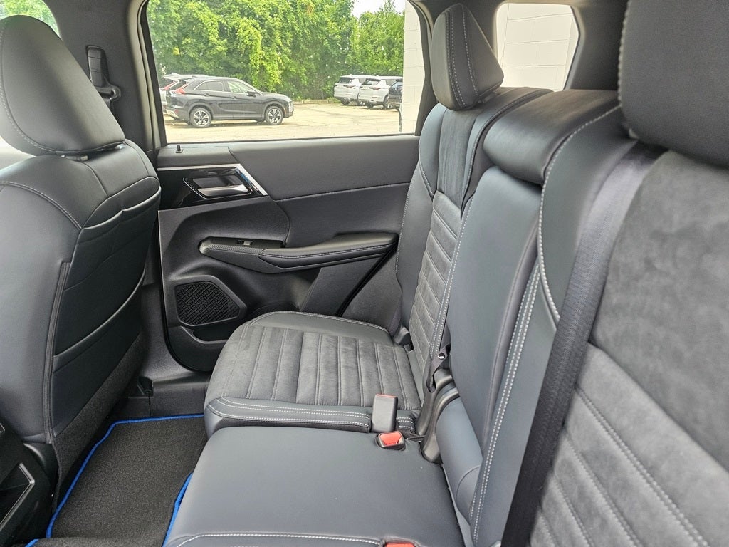 2025 Mitsubishi Outlander PHEV SE