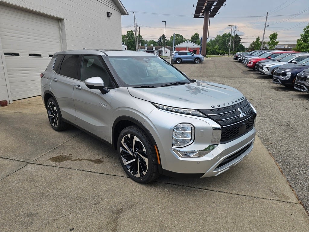 2025 Mitsubishi Outlander PHEV SE