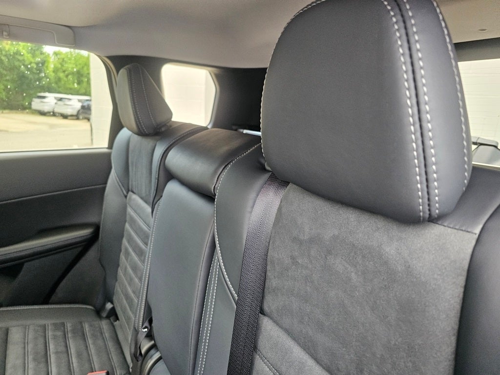 2025 Mitsubishi Outlander PHEV SE